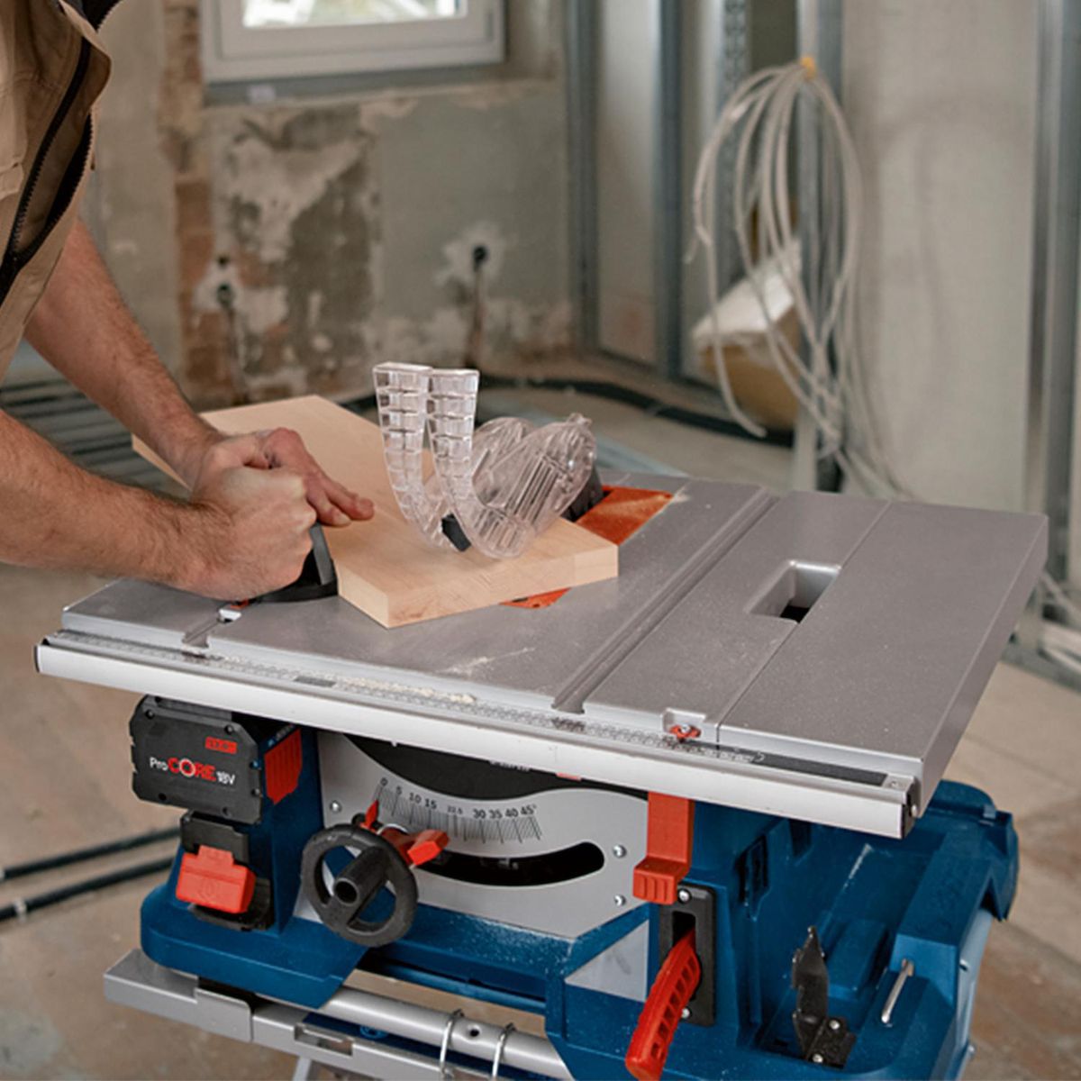 BOSCH - Sierra de Banco Batería de Litio 1 W GTS 18V-216