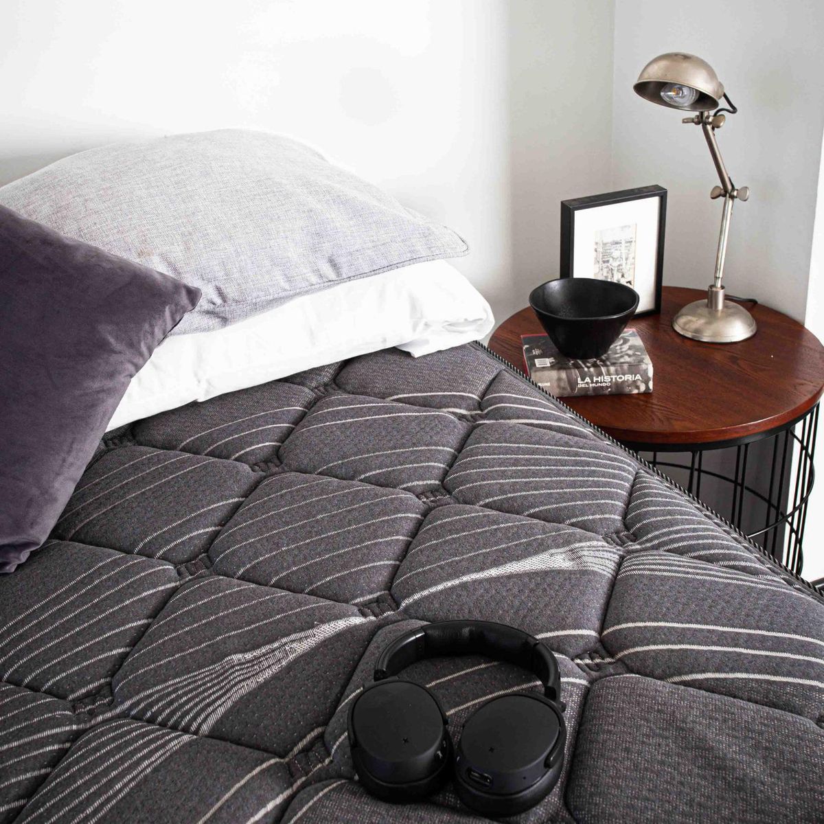 FLEX - Cama Europea Black King (180x200) + Respaldo Design Gris