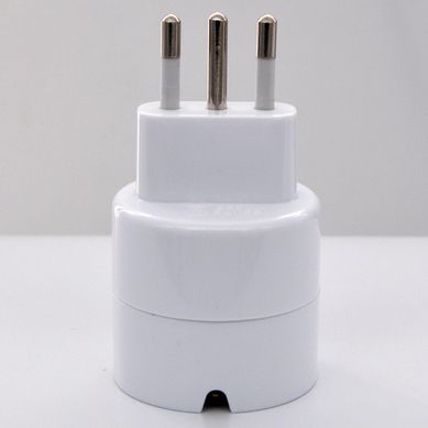 Adaptador Schuko c/proteccin Blanco