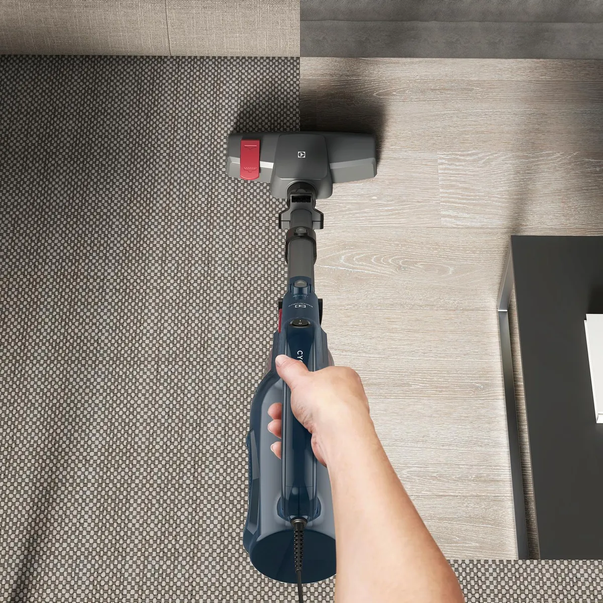 ELECTROLUX - Aspiradora Vertical 1300 W 0.85 Litros PTE10