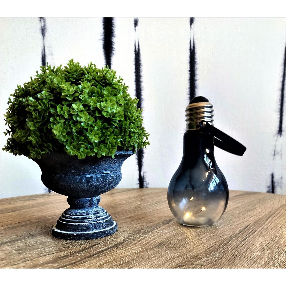 LEDZONE - Lámpara de Mesa Forma Ampolleta