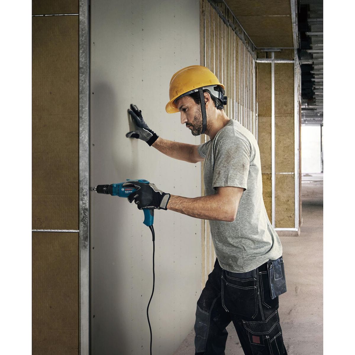 BOSCH - Atornillador eléctrico drywall 650W