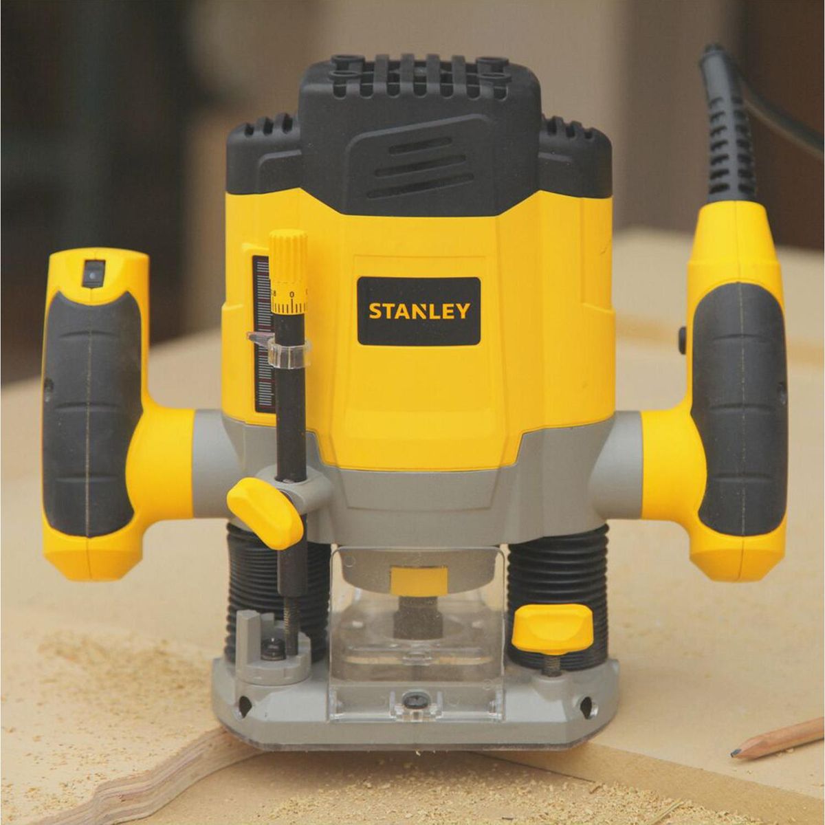 STANLEY - Fresadora 1200W + lijadora orbital 240W