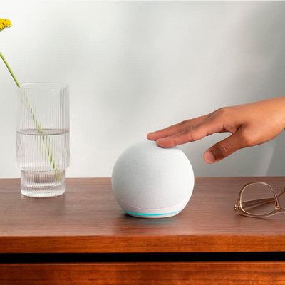 Imagen 2 del producto Alexa echo dot 5 blanco Blanco