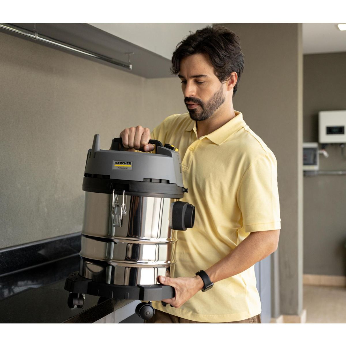 KARCHER - Aspiradora Lavadora de Tapices Profesional 1700 W 20 Litros 1.100-264.0