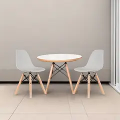 DE PIES A CABEZA - Set De Mesa Blanca Y Dos Sillas Gris Eames