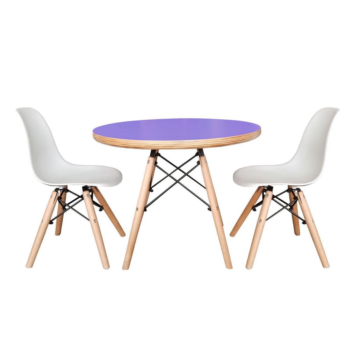 DE PIES A CABEZA - Set De Mesa Cubierta Morada Y Dos Sillas Eames