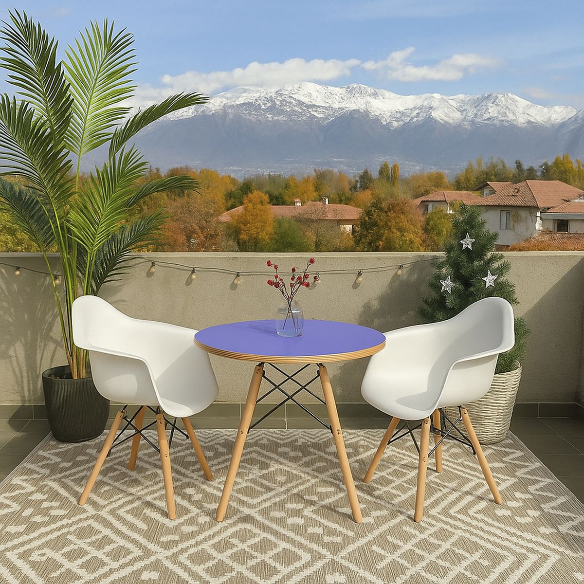 DE PIES A CABEZA - Set De Mesa Cubierta Morada Y Dos Sillas Eames