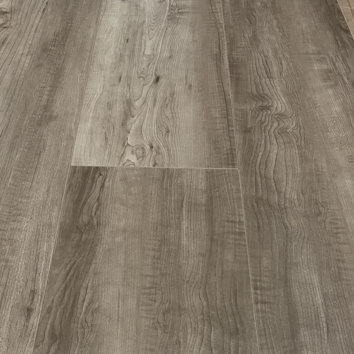 ETERSOL - Piso Flotante 8.3 mm Ambras Taupe 1.9 m2