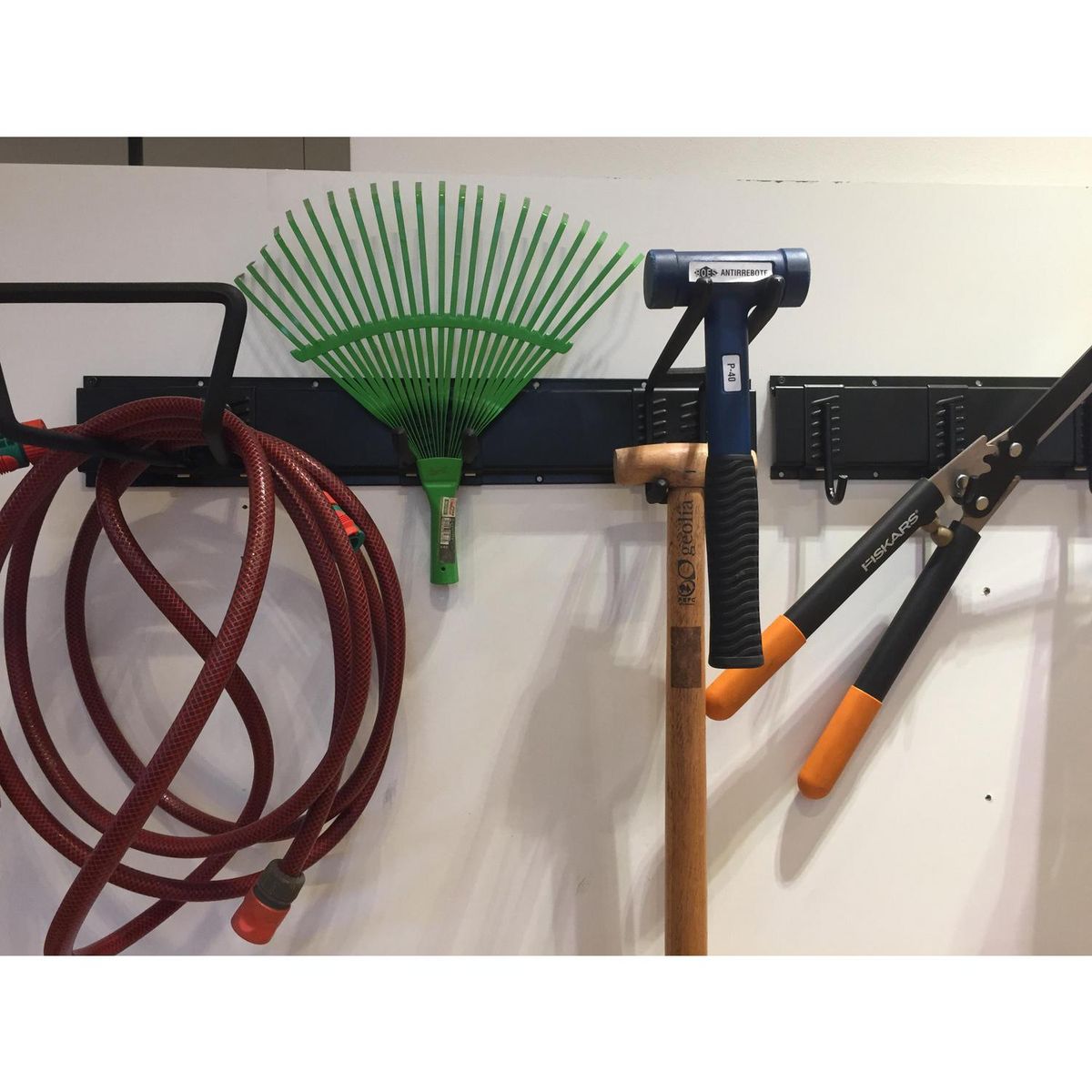 AR SHELVING - Soporte Pared Rail con 6 Ganchos Acero Gris