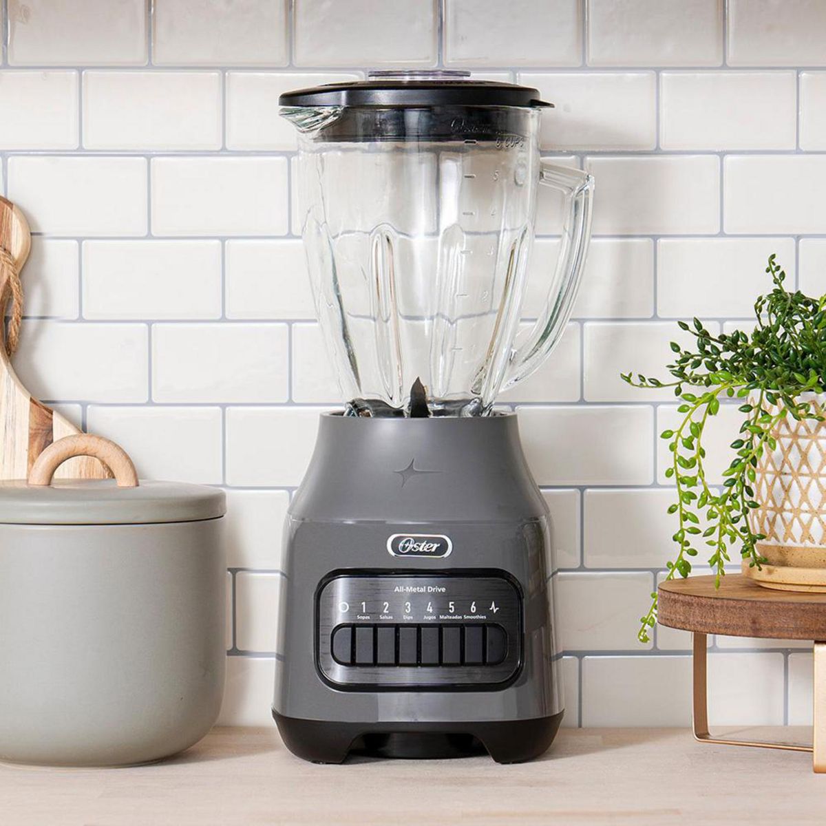OSTER - Licuadora con Teclas 1.5 Litros Gris BLSTPEGGPB-052