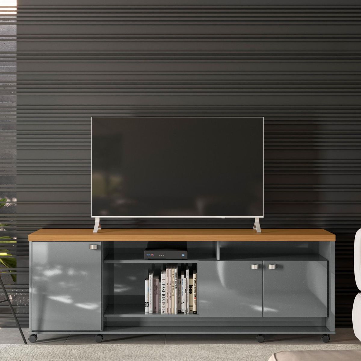 ONESSTA - Rack TV 75"3 puertas con repisas y ruedas gris cinza