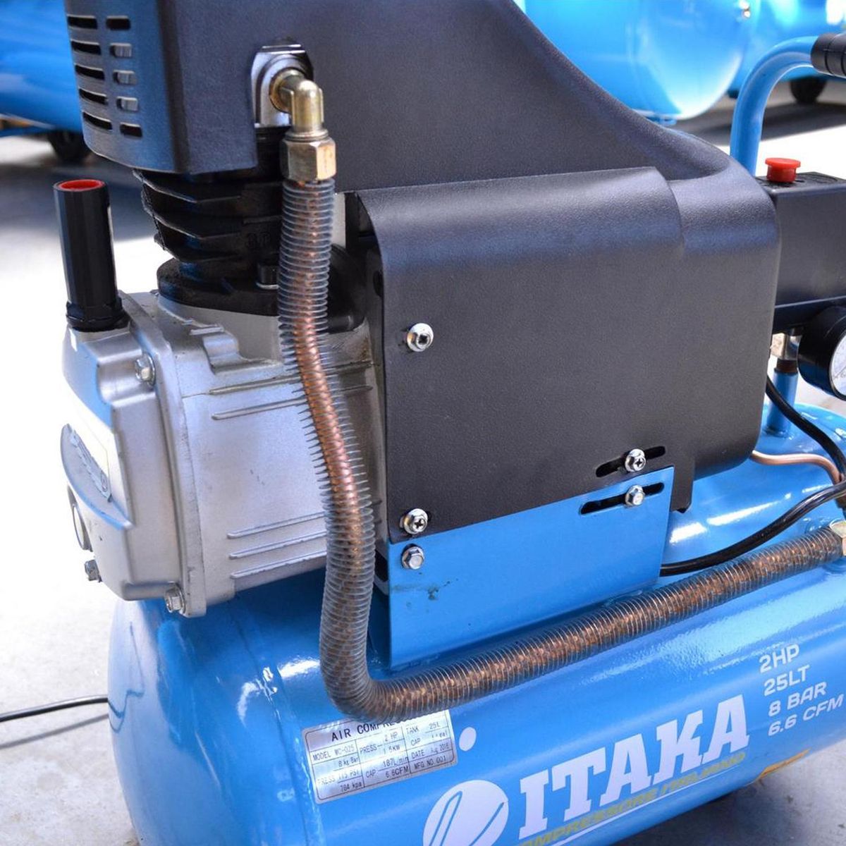 ITAKA - Compresor de Aire 1500 W 25 Litros IT-2025B