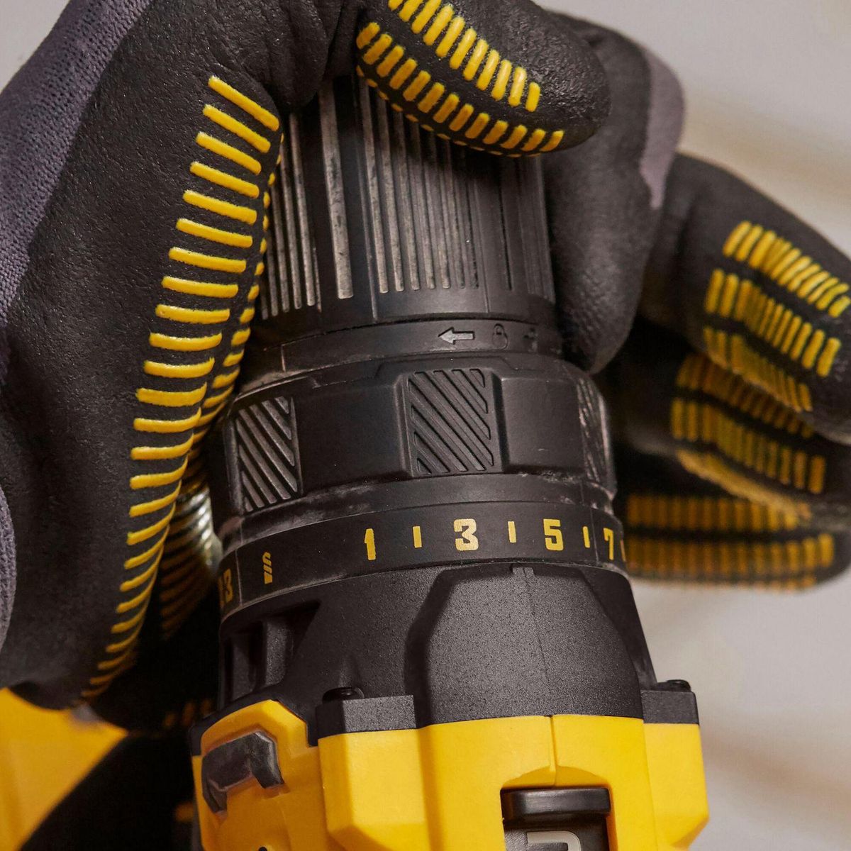 STANLEY - Taladro inalámbrico atornillador 13 mm 20V sin batería