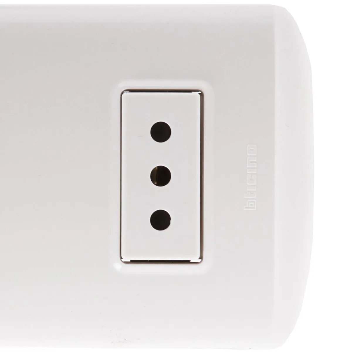 BTICINO - Tomacorriente Doble Armado 10 A Blanco