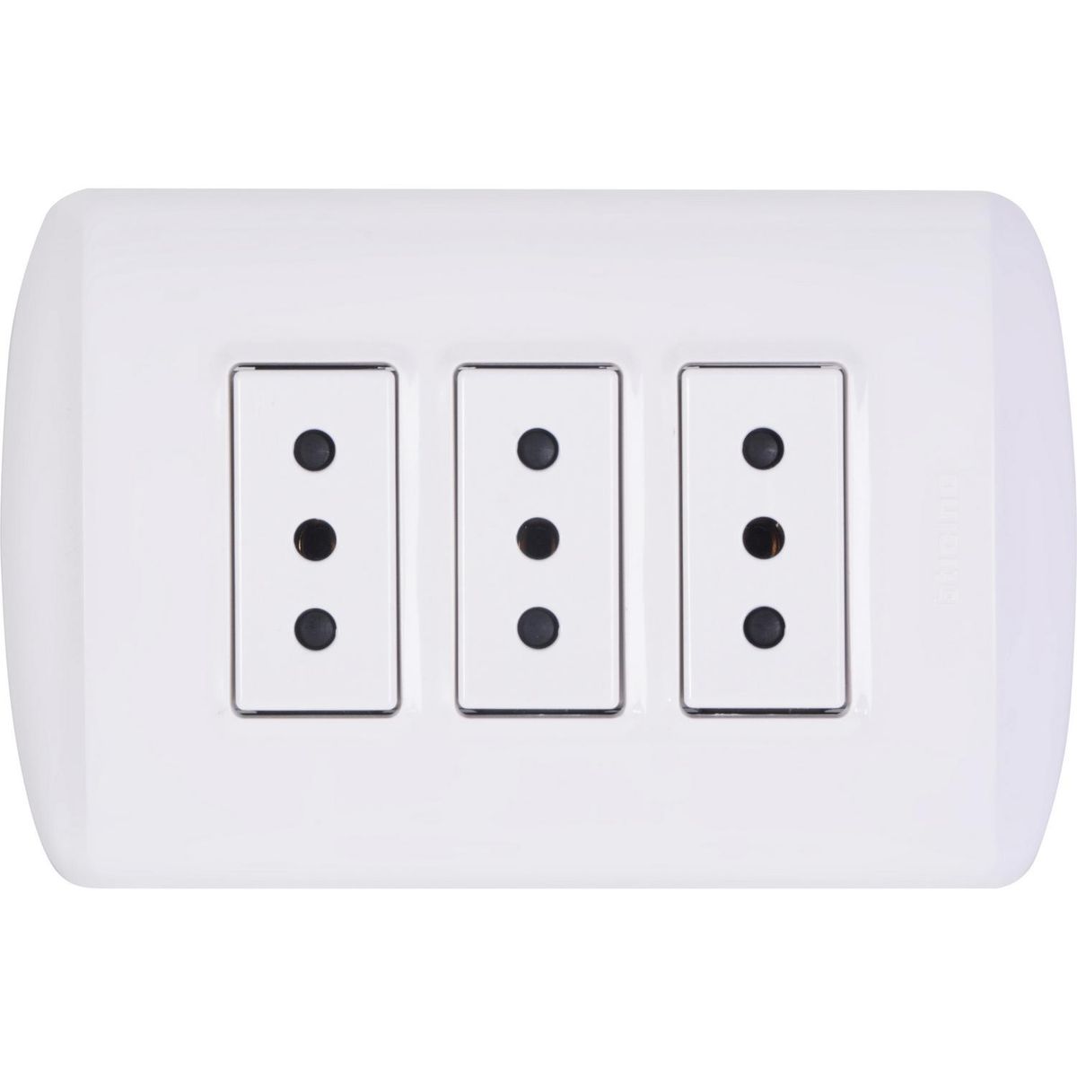 BTICINO - Tomacorriente triple Armado 10 A Blanco