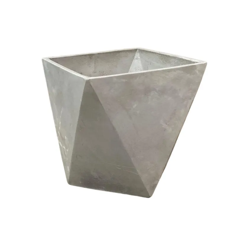 Macetero Trinagular de Cemento 13.5x13.5 Gris