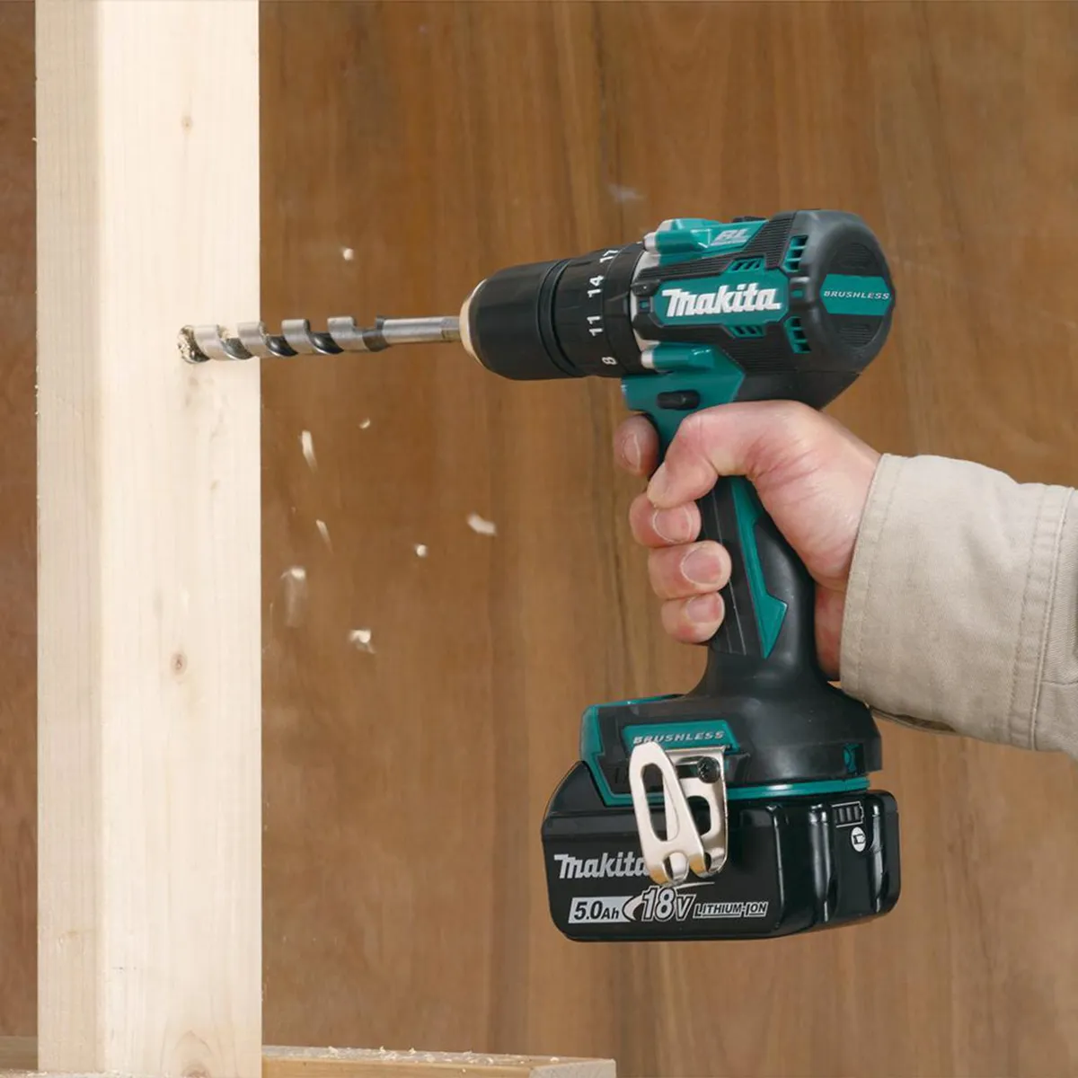 MAKITA - Taladro Inalámbrico Percutor 13 mm 18 V sin Batería
