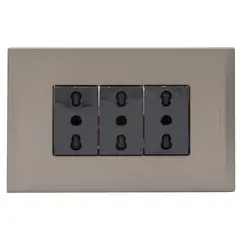 BTICINO - Placa armada Nóbile tomacorriente triple 10/16A color terra