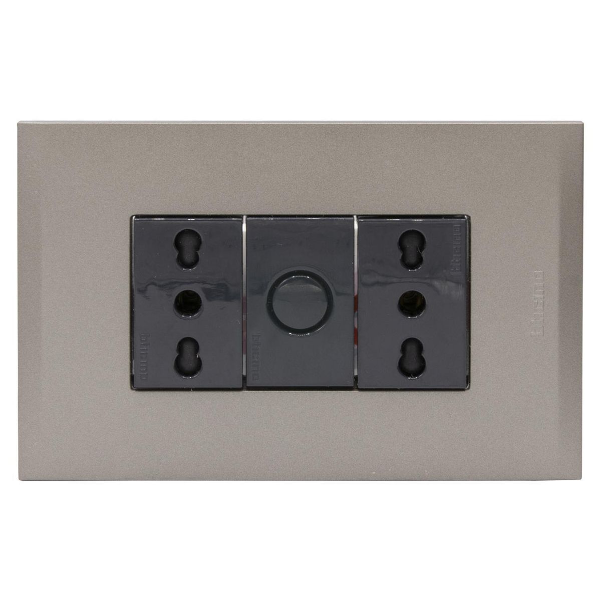 BTICINO - Placa Armada Nóbile Tomacorriente Doble 10/16A Color Terra