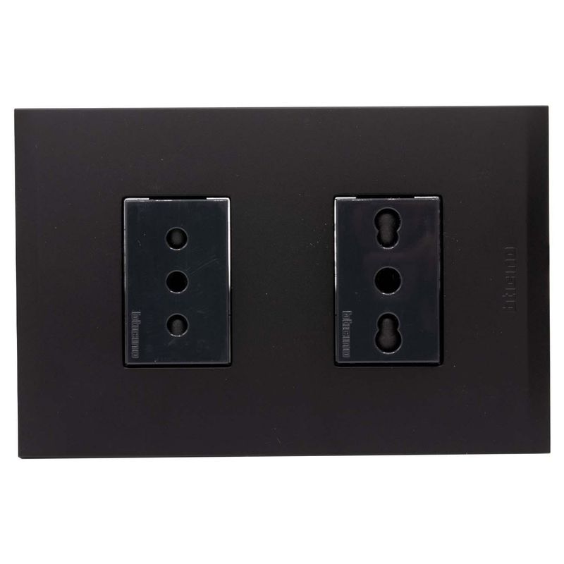 BTICINO - Placa armada Nóbile tomacorriente 10A+10/16A negro
