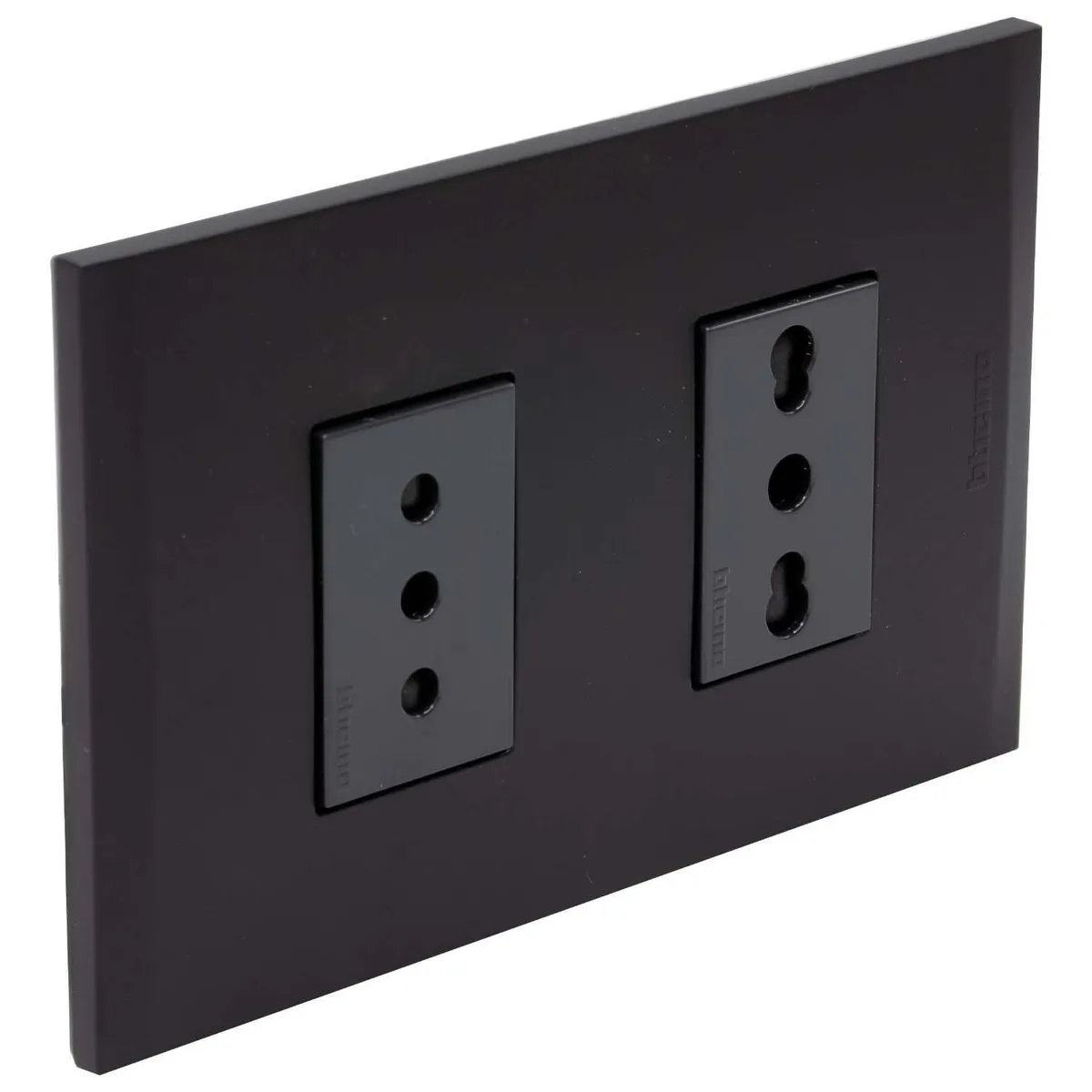 BTICINO - Placa armada Nóbile tomacorriente 10A+10/16A negro
