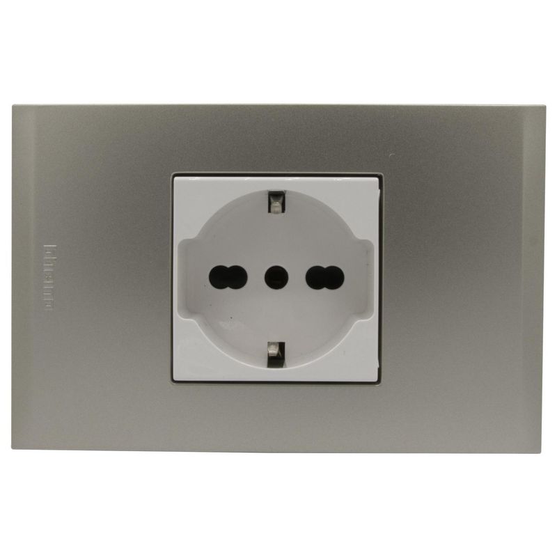 BTICINO - Placa armada Nóbile tomacorriente schuko universal color perla