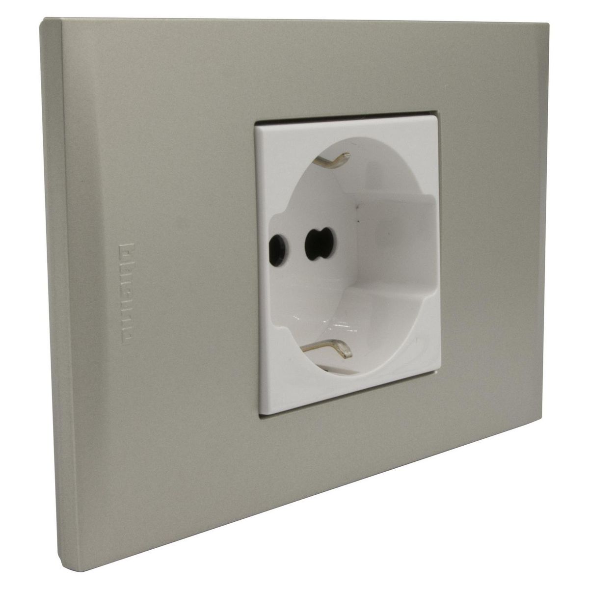 BTICINO - Placa Armada Nóbile Tomacorriente Schuko Universal Color Perla