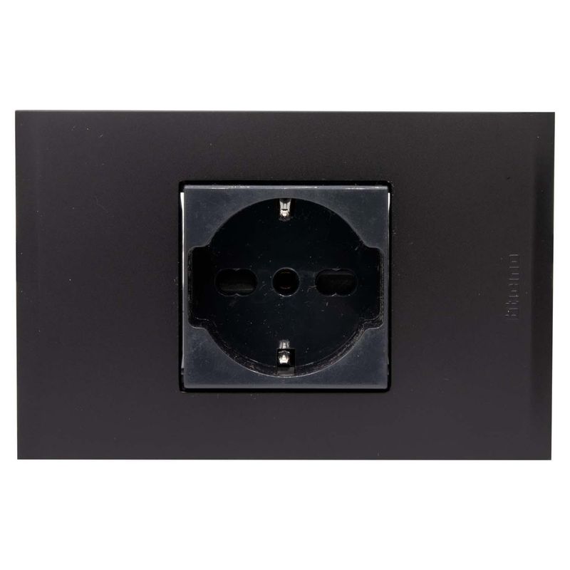 BTICINO - Placa armada Nóbile tomacorriente schuko universal color negra