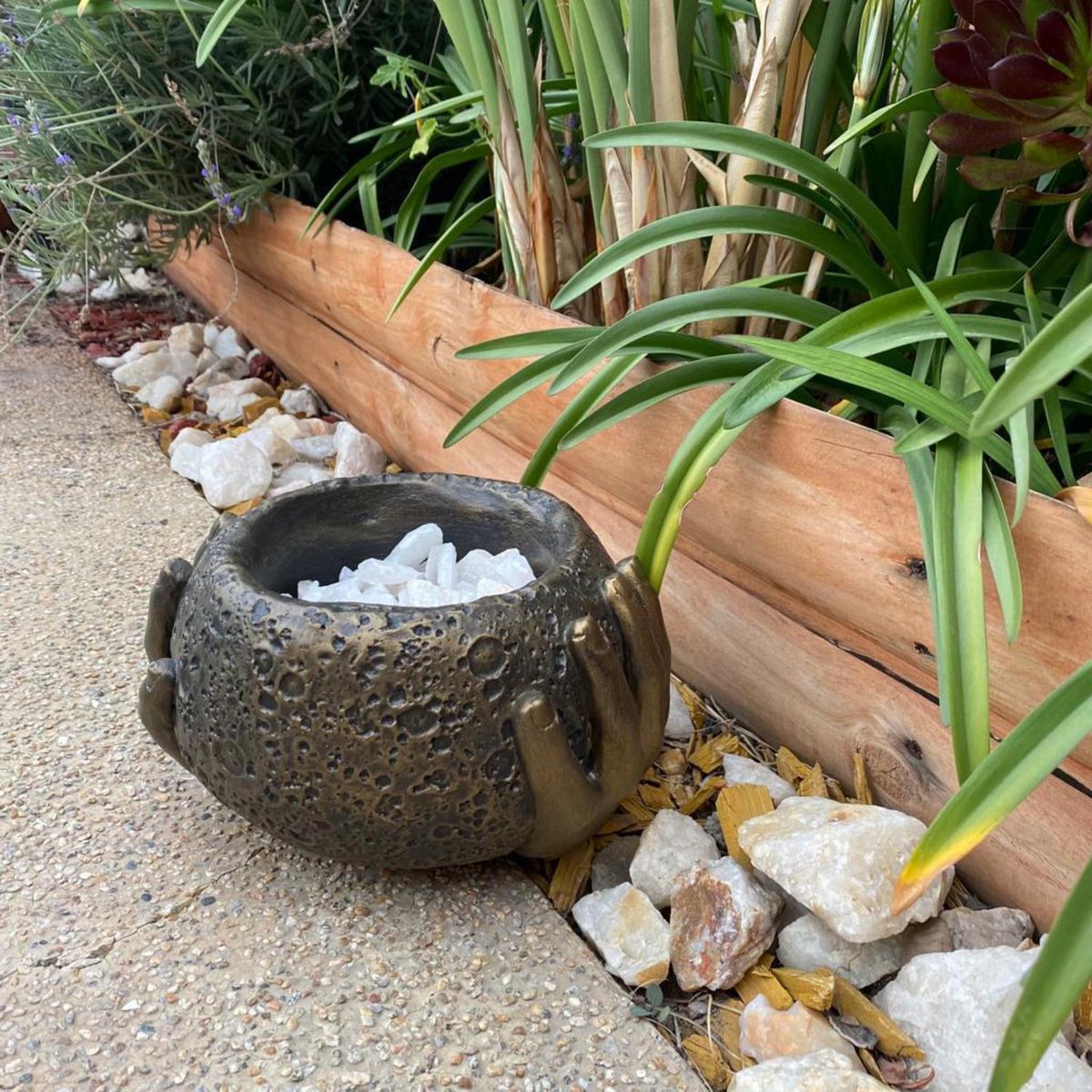 SAT NAM INSPIRES - Manos Porta Maceta/Cuarzo - Golden