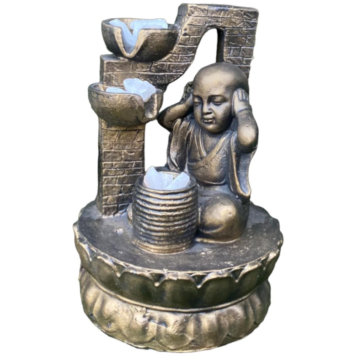 SAT NAM INSPIRES - Figura Monje Sordo Sobre Pileta Golden