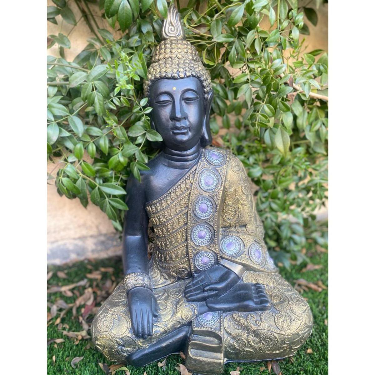 SAT NAM INSPIRES - Buda Meditación Mudra Bhumisparsha Golden / Black 50 cm