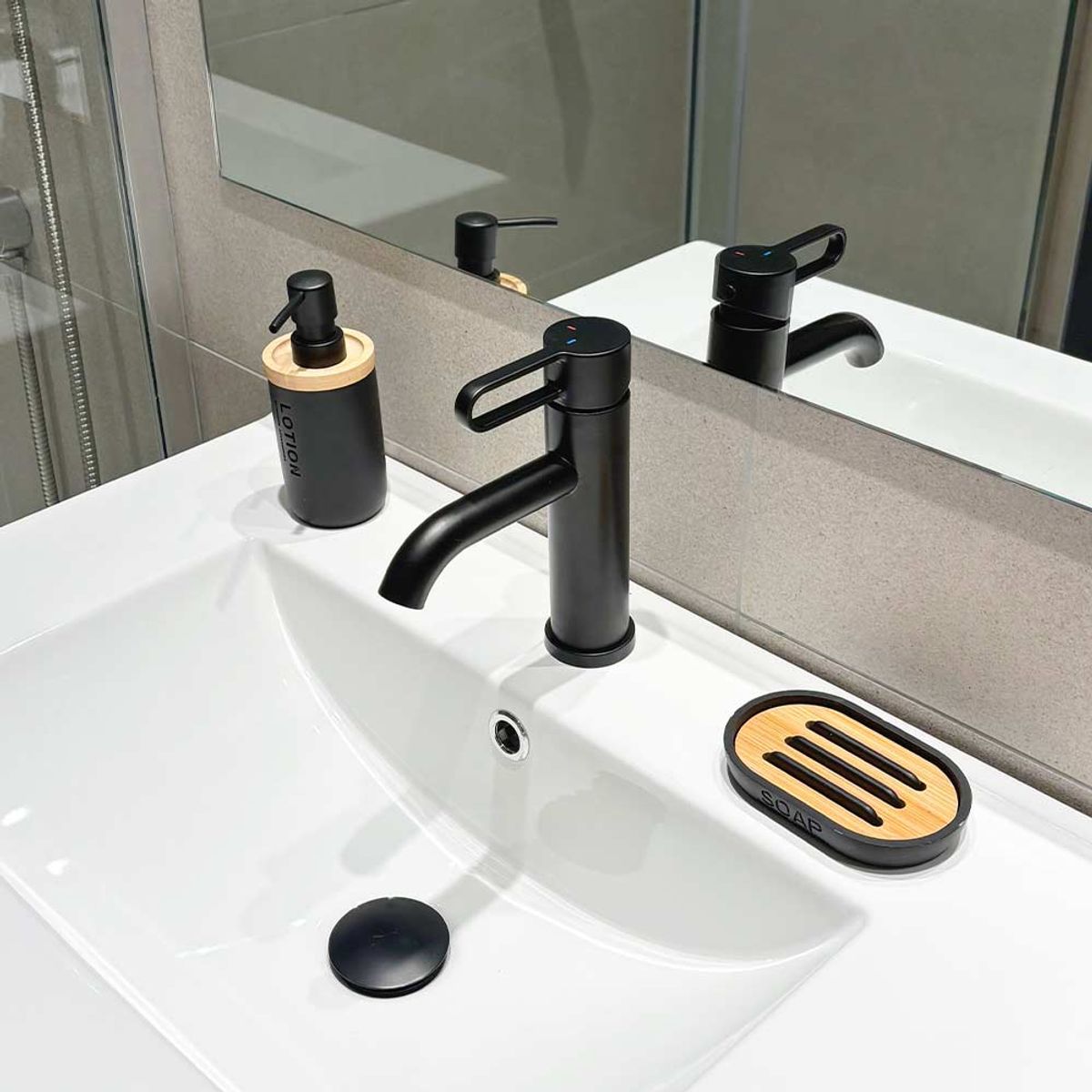 STRETTO - Monomando Lavamanos Rizzo Negro