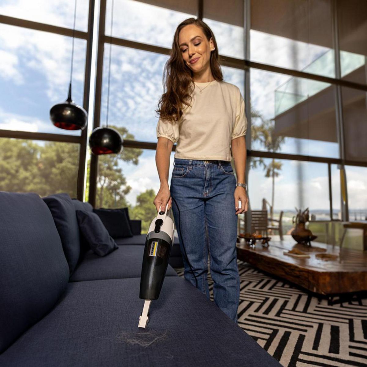 KARCHER - Aspiradora Vertical 1000 W 0.7 Litros VCL1