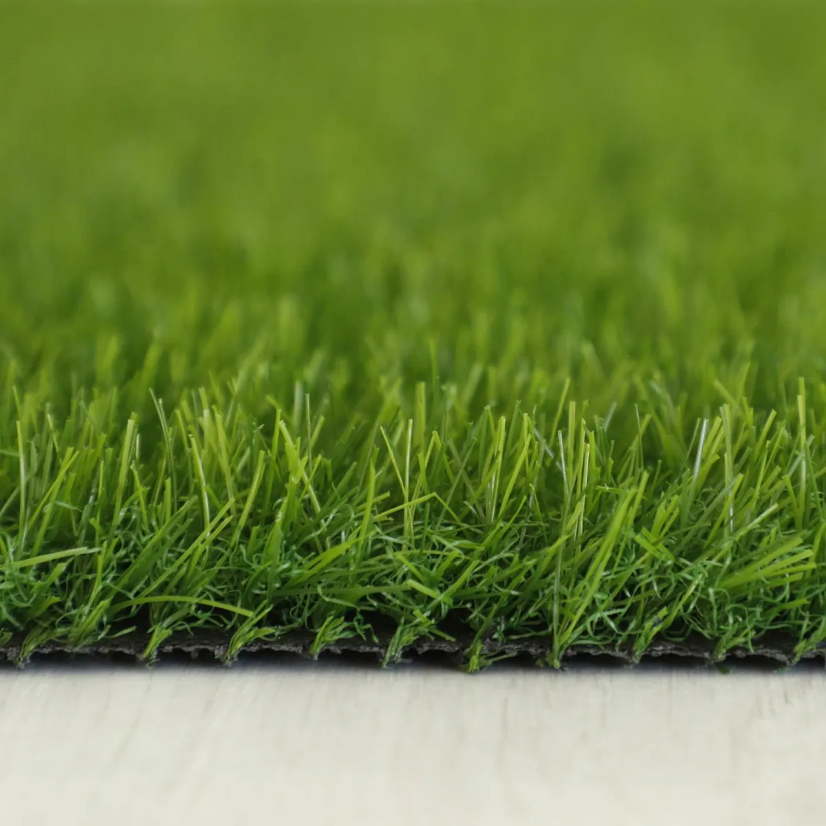 PYRAMID - Pasto Sintético Garden 30 mm 2x25 metros