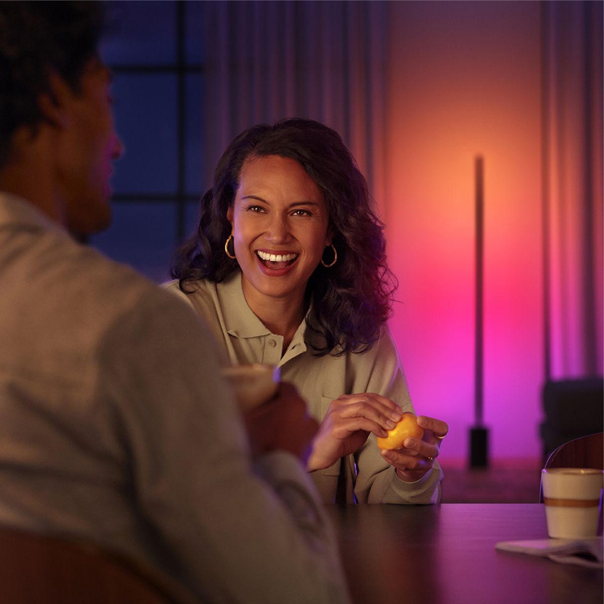 PHILIPS HUE - Lámpara de Pie Gradient Signe Negro 11.1x145.8 cm