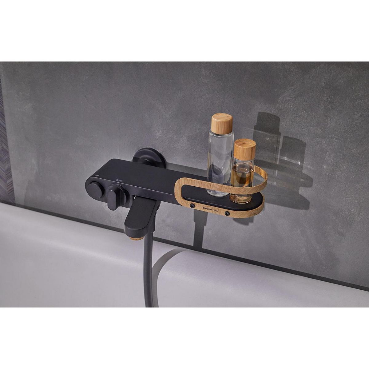 TEKA STROHM - Grifo Para Bañera Lavi Negro