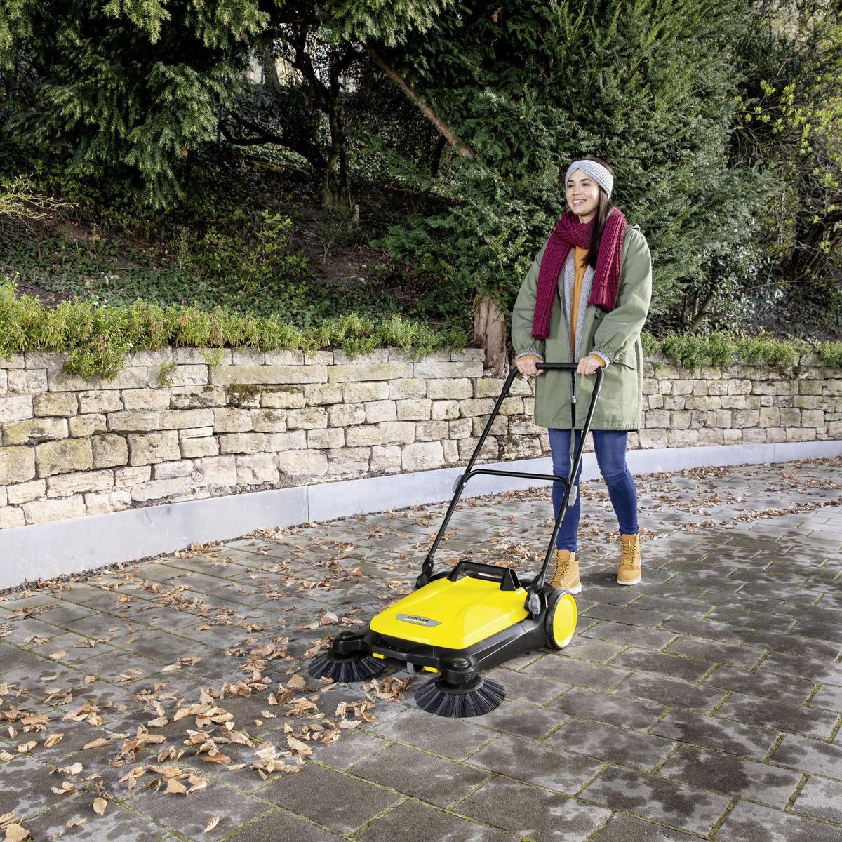 KARCHER - Barredora manual 20 lts 680 mm doble cepillo lateral
