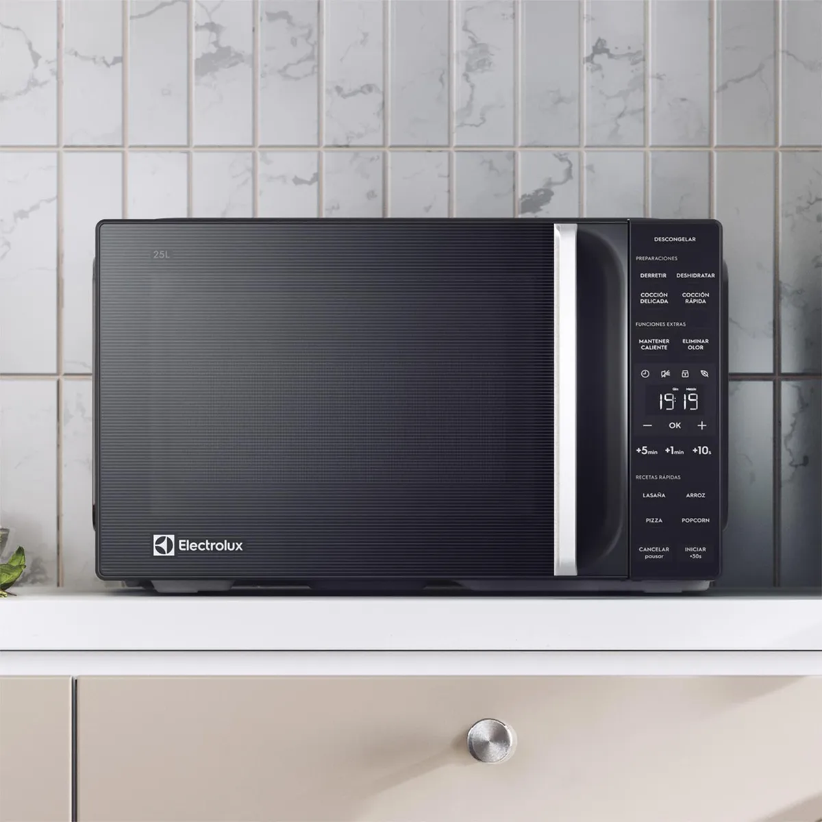 ELECTROLUX - Microondas Digital 25 Litros Negro ME25N