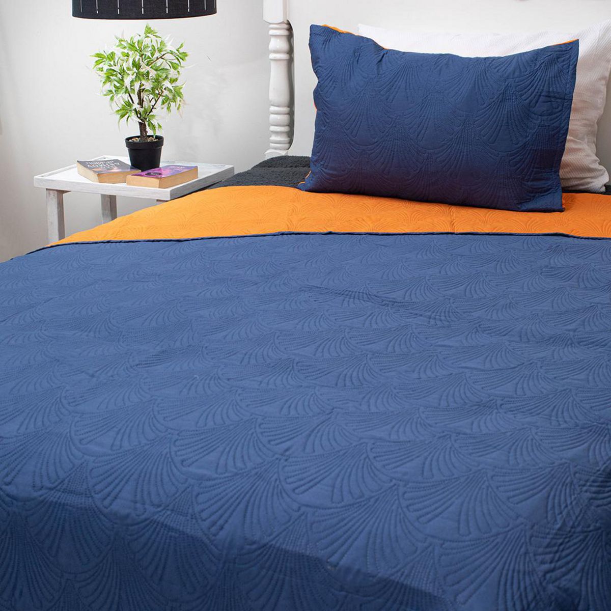 DORAL - Quilt 1.5 plazas Bicolor Azul/Naranjo 