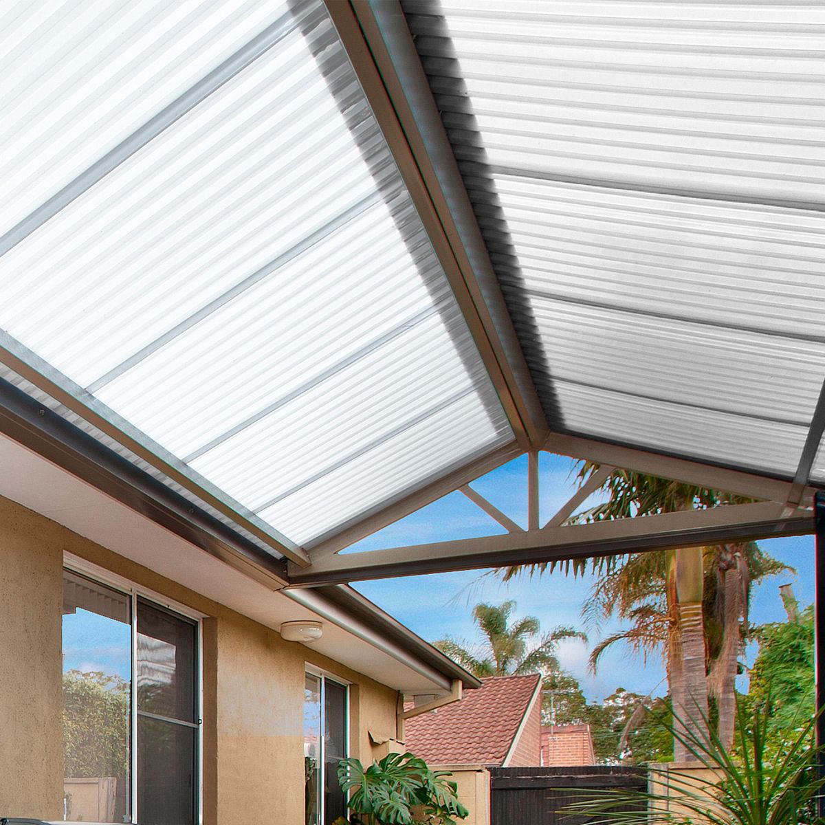 FEMOGLAS - Plancha Fibra de vidrio Ondulada 0.9 mm 85x250 cm Luz Difusor