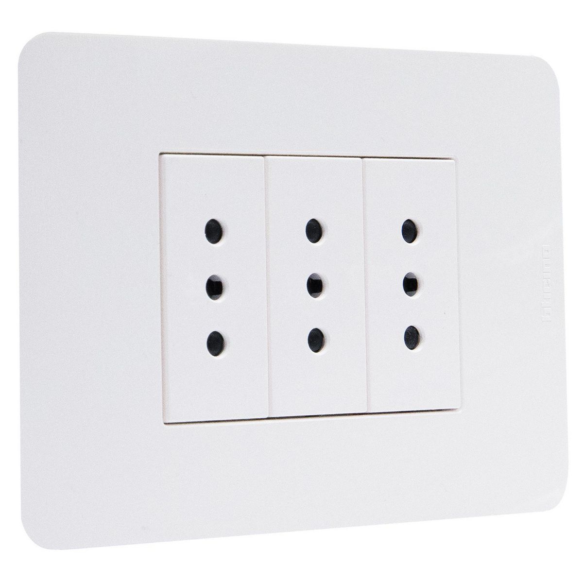 BTICINO - Tomacorriente triple 10a blanco Matix Go armado