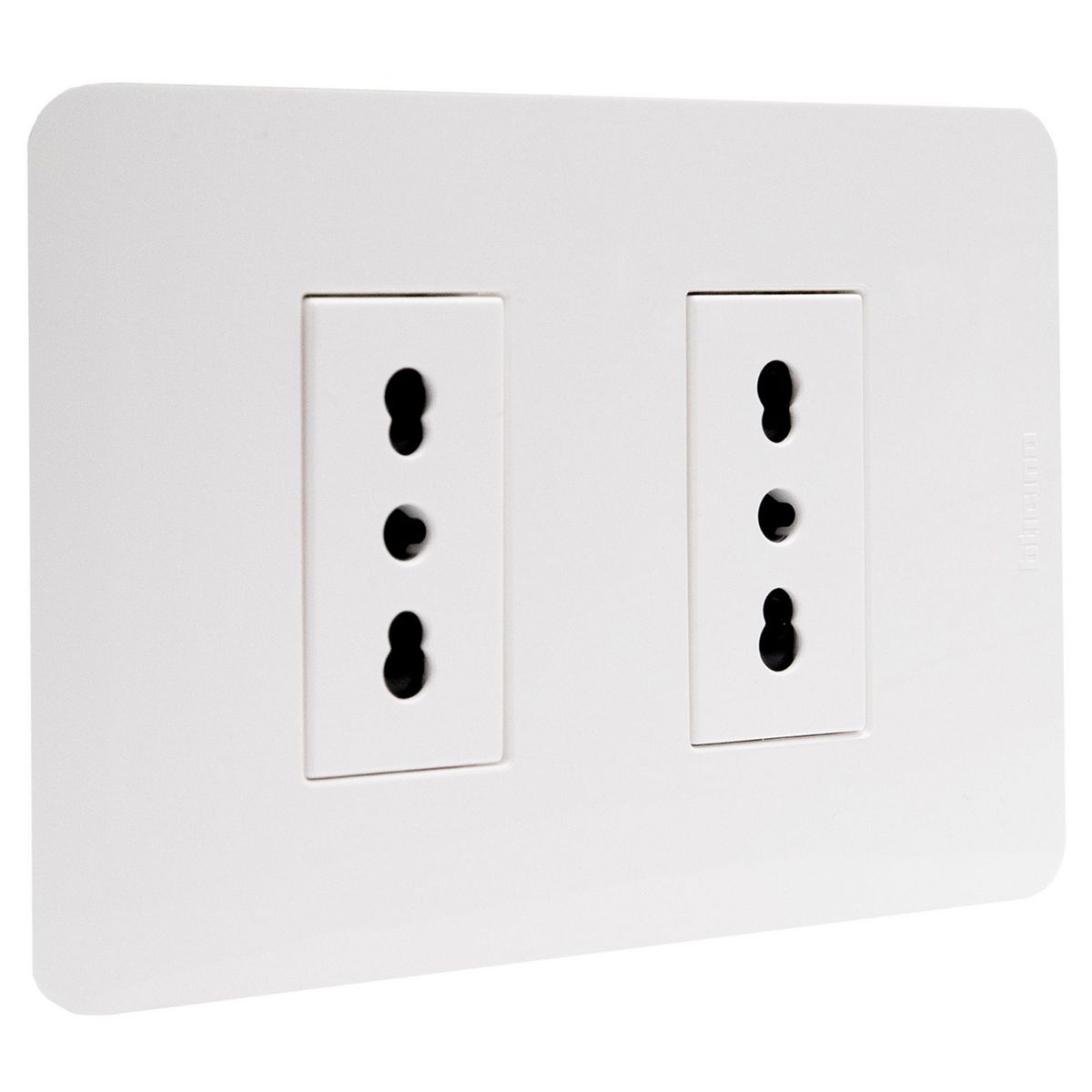 BTICINO - Tomacorriente doble 10/16a blanco Matix Go armado