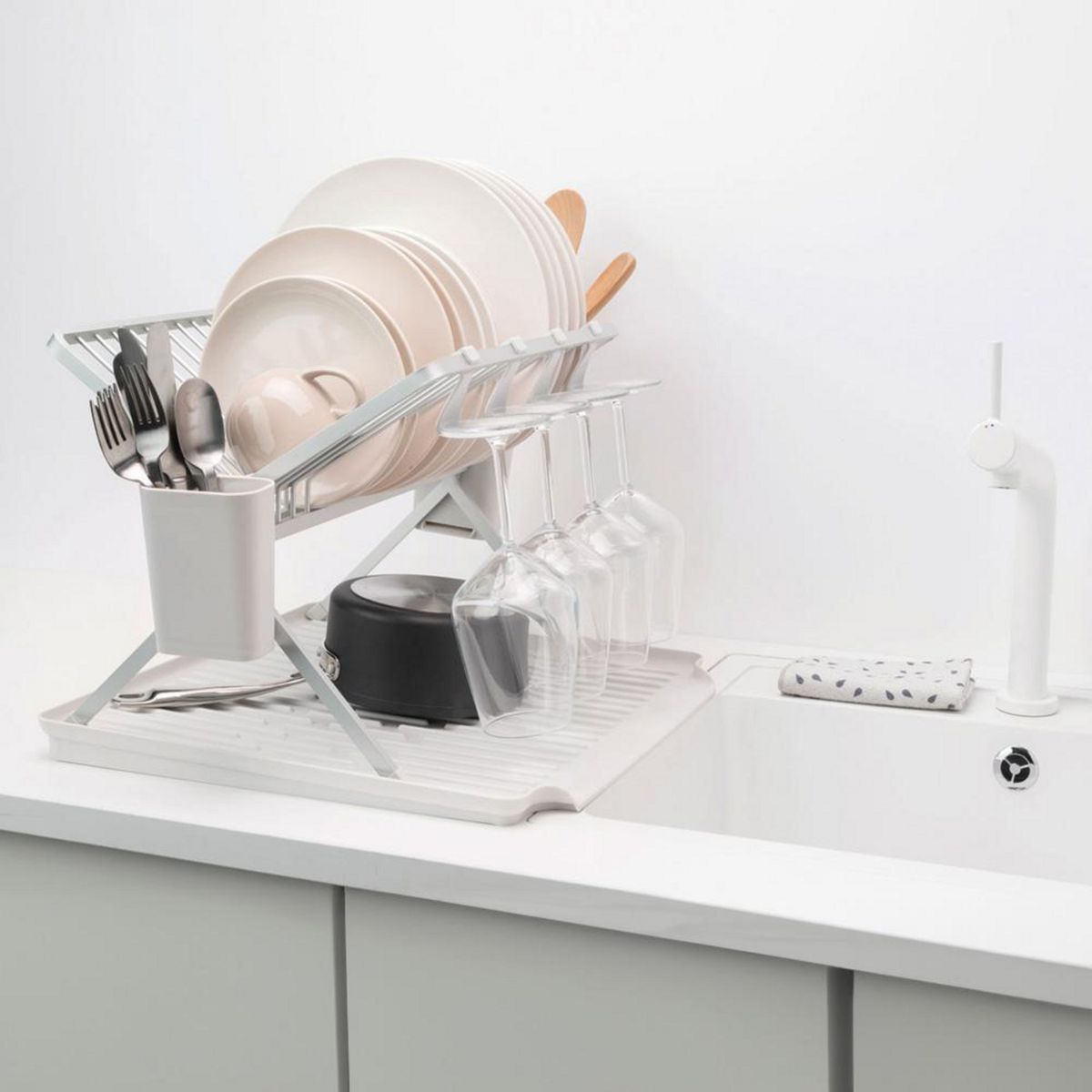 BRABANTIA - Secaplatos pleglable Grande Light Grey