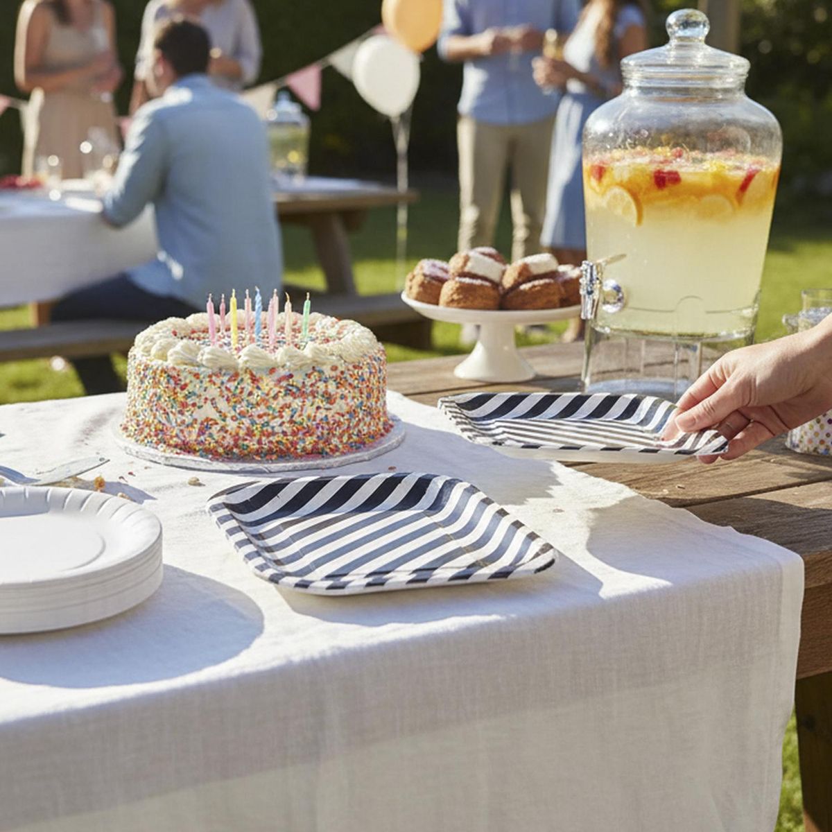 CARNAVAL - Plato Rayas 22 Cm Negro 10 Unidades