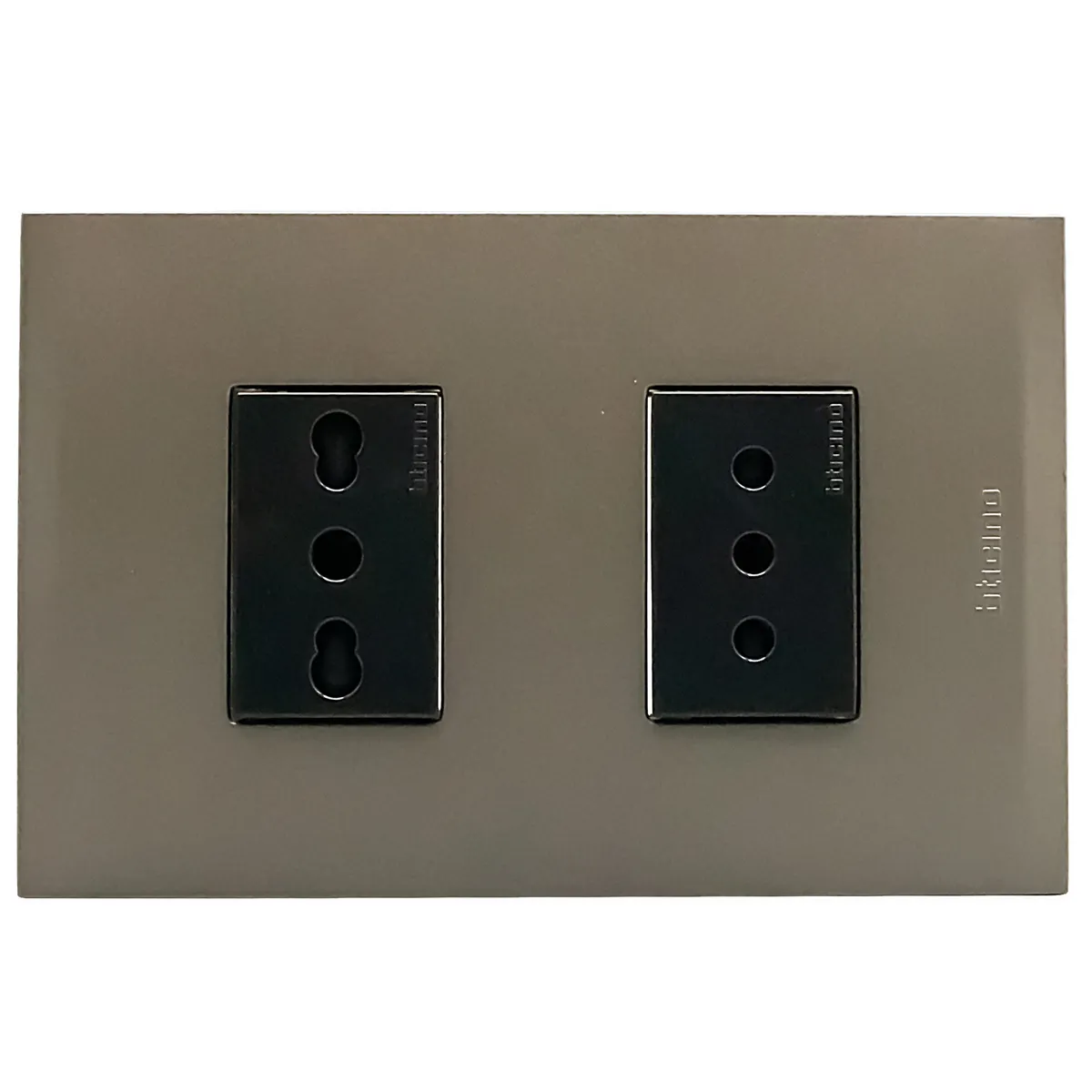 BTICINO - Enchufe armado 10A + 10/16A Perla Nobile