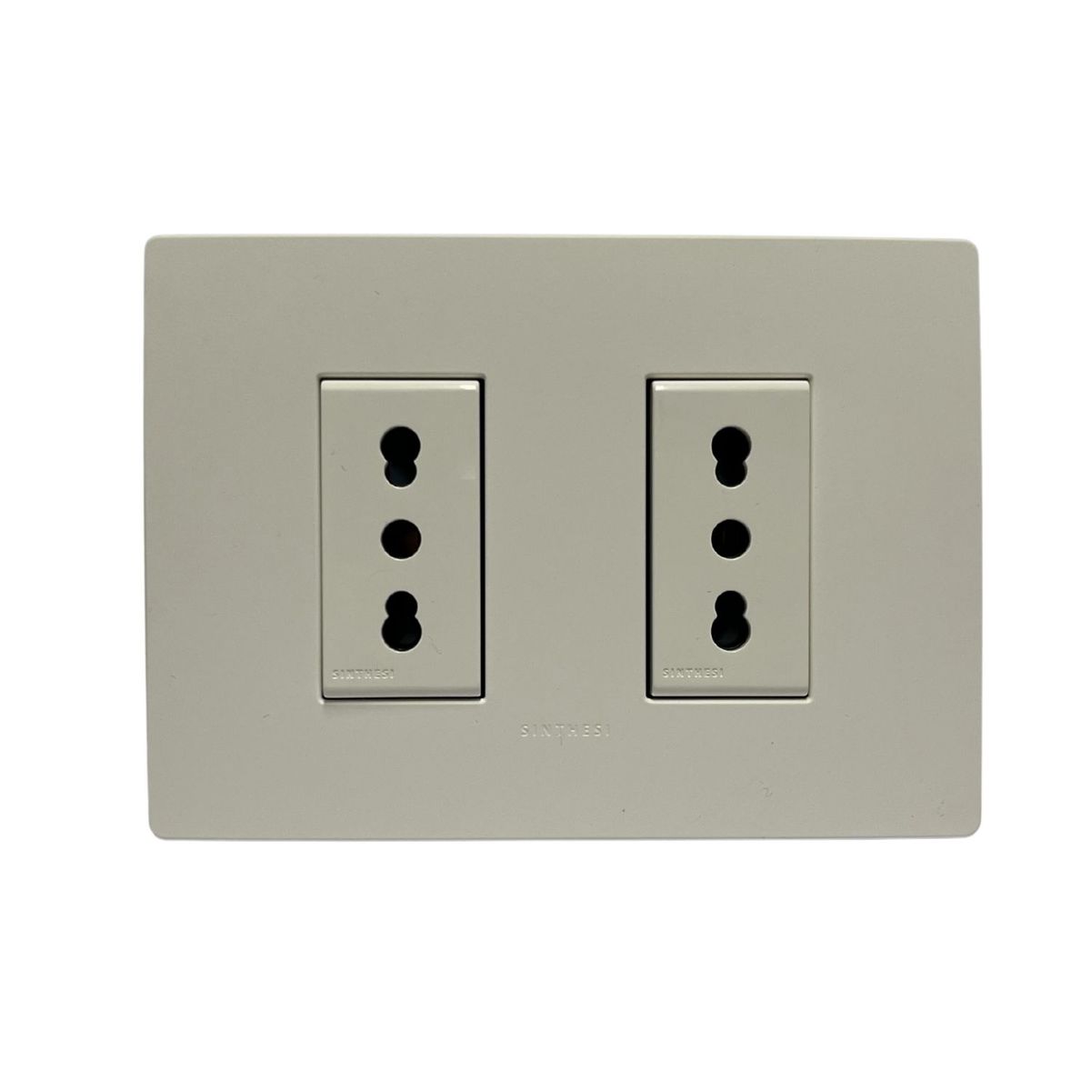 SINTHESI - Enchufe doble 10/16A armado S32 blanco