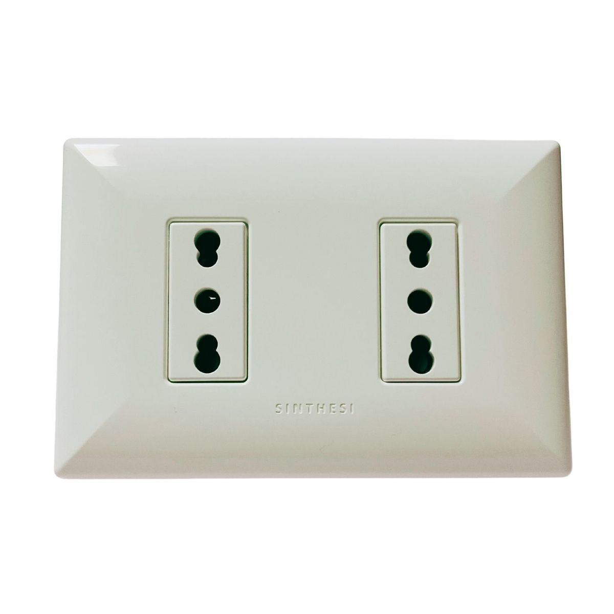 SINTHESI - Enchufe duplex 10/16A armado S17 blanco
