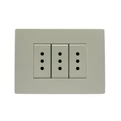 SINTHESI - Enchufe triple 10A armado S32 blanco