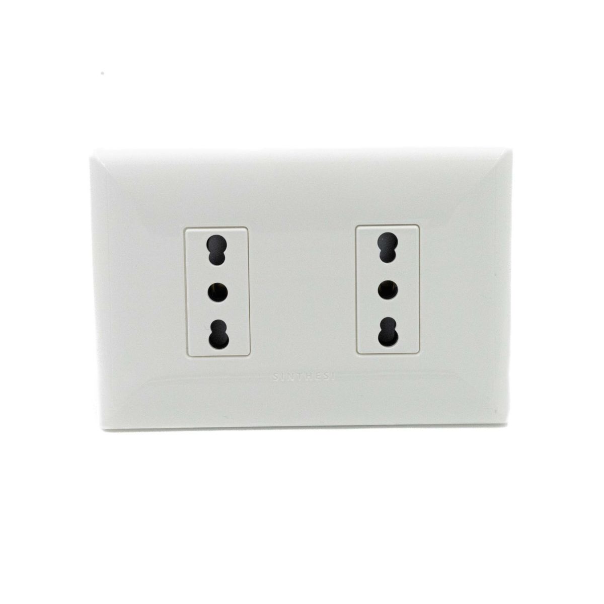 SINTHESI - Enchufe doble 10A + 10/16A armado S32 blanco